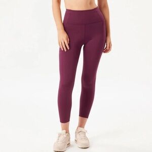 Girlfriend Collective Compressive High-Rise Pocket Leggings in plum